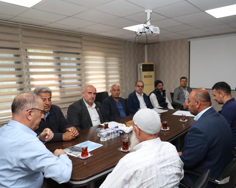 Antakya Belediye Başkanı İbrahim Naci Yapar, Aşağıoba, Akhisar