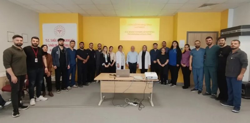 HATAY EĞİTİM VE ARAŞTIRMA HASTANESİ’NDE ACİL BAKIM HEMŞİRELİĞİ SERTİFİKA PROGRAMI BAŞLATILDI