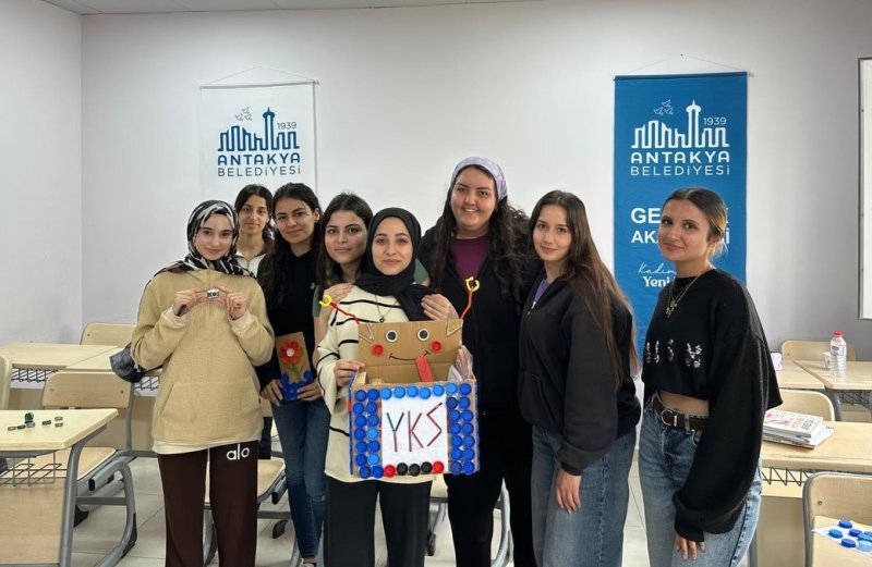 ANTAKYA’DA GENÇLERE ÇEVRE VE GERİ DÖNÜŞÜM EĞİTİMİ VERİLDİ