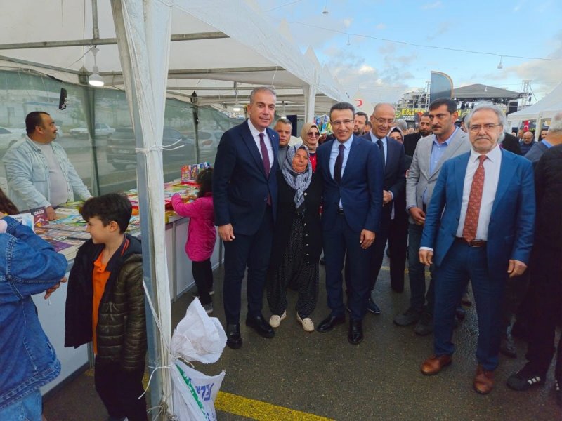 KIRIKHAN’DA KİTAP FUARI HEYECANI SÜRÜYOR 