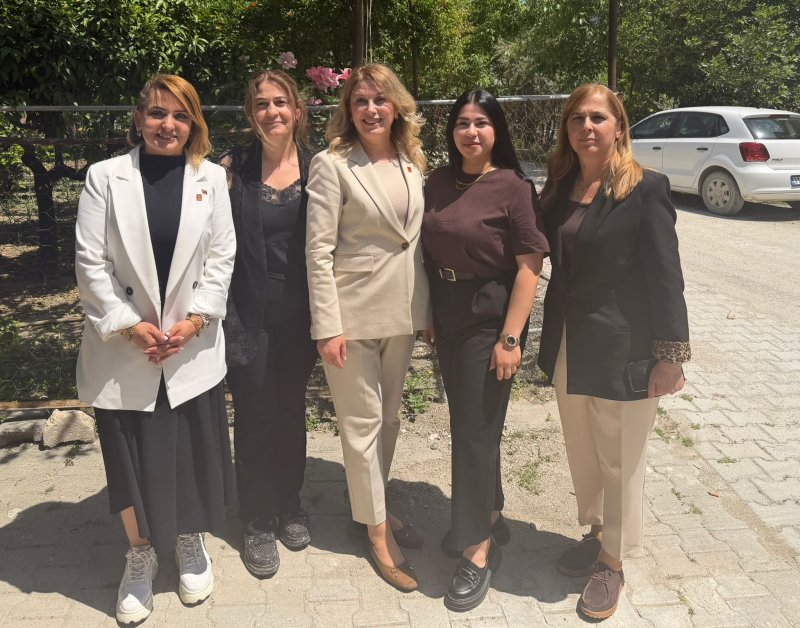 CHP’DEN HATAY’DA DUYGUSAL ANNELER GÜNÜ ZİYARETLERİ