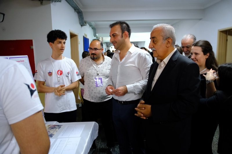 NECMİ ASFUROĞLU ANADOLU LİSESİ’NDE BİLİM FUARI HEYECANI