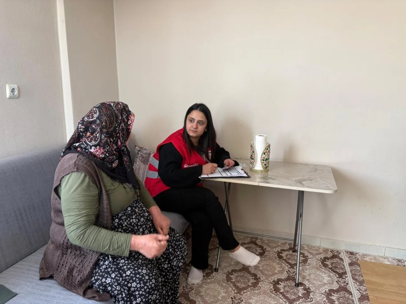 KIZILAY HATAY’DA KAPI KAPI DESTEK ÇALIŞMASI YÜRÜTÜYOR