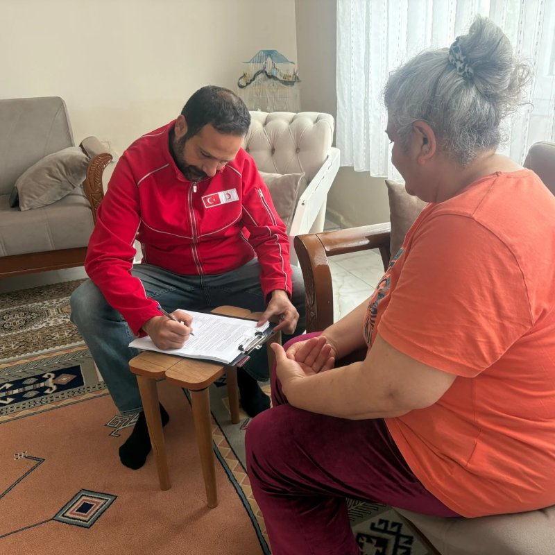 KIZILAY HATAY’DA KAPI KAPI DESTEK ÇALIŞMASI YÜRÜTÜYOR