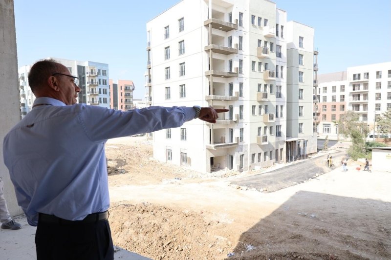 BAŞKAN YAPAR YENİ BELEDİYE HİZMET BİNASI İNŞAATINI İNCELEDİ