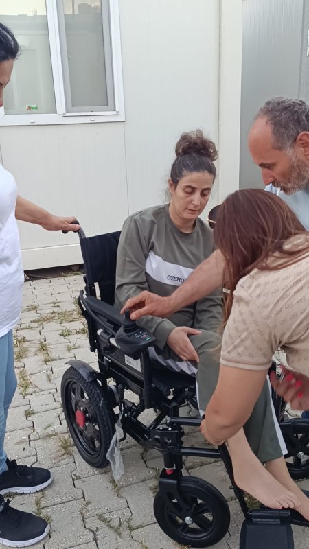 YENİDEN REFAH HATAY’DAN İHTİYAÇ SAHİBİ AİLELERE DESTEK