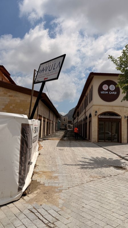 “KONAK AVULA BOUTİQUE HOTEL” TARİHİN KALBİNDE AYAKTA KALMA MÜCADELESİ VERİYOR 