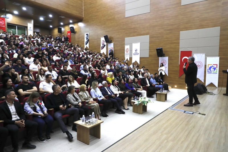 HATAY’DA “PSİKOLOJİK SAĞLAMLIK” SEMİNERİ DÜZENLENDİ