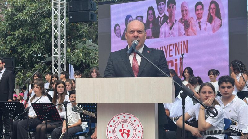İskenderun’da 19 Mayıs Atatürk’ü Anma, Gençlik ve Spor Bayramı, 