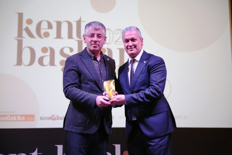 İBRAHİM GÜL EN BAŞARILI BAŞKAN ÖDÜLÜ ALDI