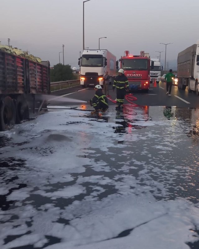 Erzin’de gübre yüklü tırda yangın