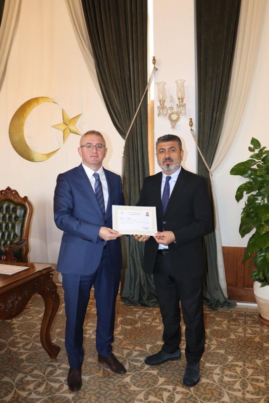 İskenderun'da görevinde başarı gösteren emniyet güçlerine başarı belgesi verildi