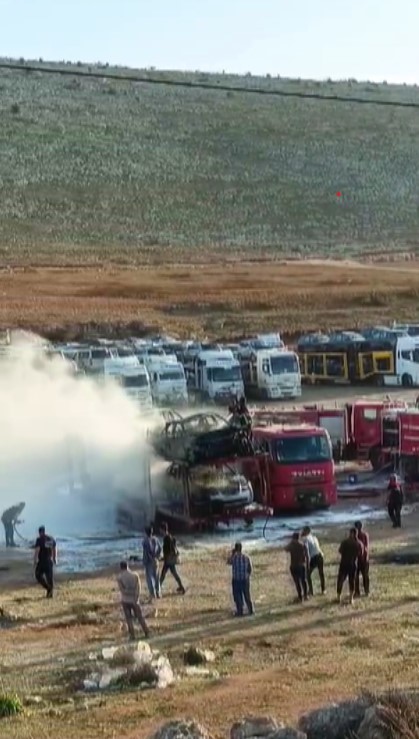 Suriyelilerin hayallerini süsleyen araçlar alevlere teslim oldu