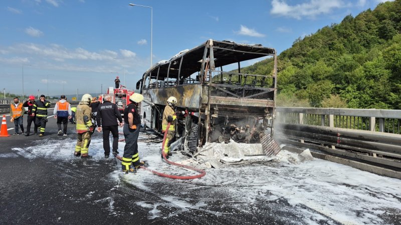 Yolcu otobüsü alevlere teslim oldu