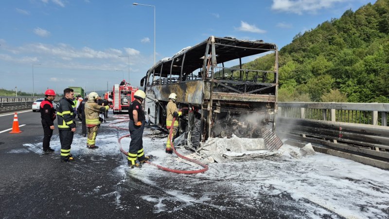 Yolcu otobüsü alevlere teslim oldu