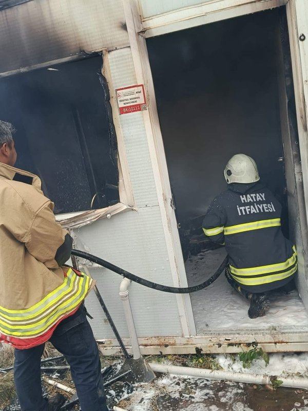 Kırıkhan’da konteyner yangını