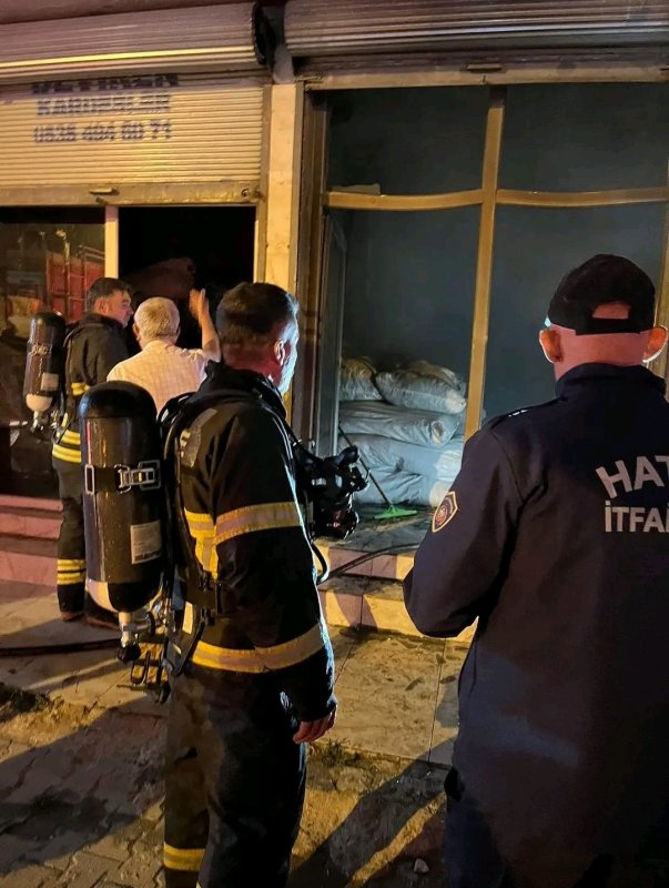 Tekstil deposunda korkutan yangın