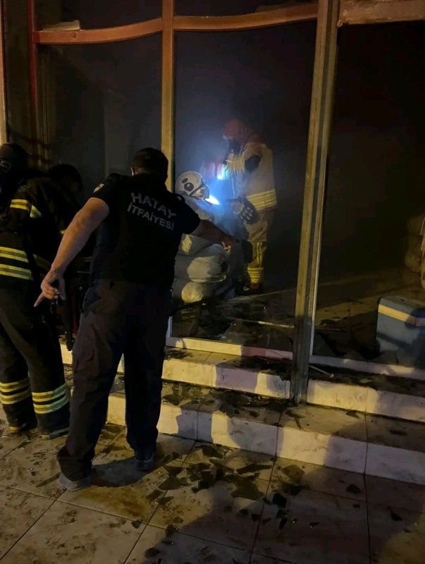 Tekstil deposunda korkutan yangın