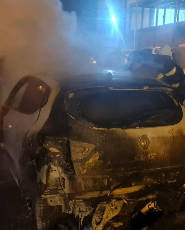 Hatay’da konteyner kent içinde bulunan araç küle döndü