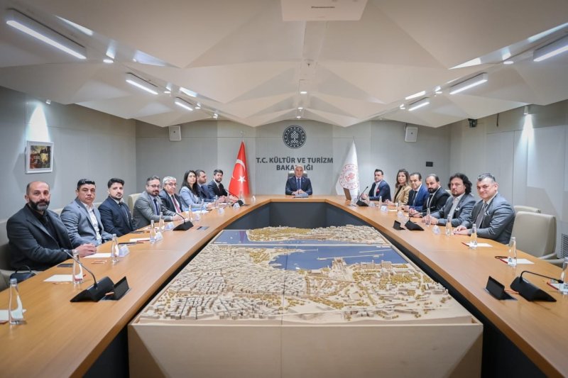 BAŞKAN KIRK BAKAN ERSOY’A SORUNLARINI ANLATTI: “SEYAHAT ACENTELERİ ÖLÜYOR”