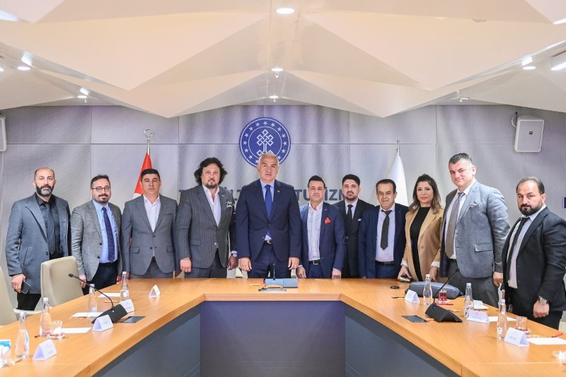 BAŞKAN KIRK BAKAN ERSOY’A SORUNLARINI ANLATTI: “SEYAHAT ACENTELERİ ÖLÜYOR”