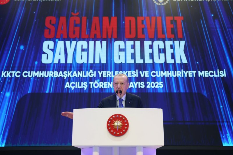 YAYMAN KKTC’DE AÇILIŞ TÖRENİNE KATILDI 