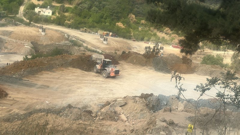 HATAY'DA HAFRİYAT SKANDALI  VATANDAŞIN ARAZİSİNE İZİNSİZ DÖKÜM