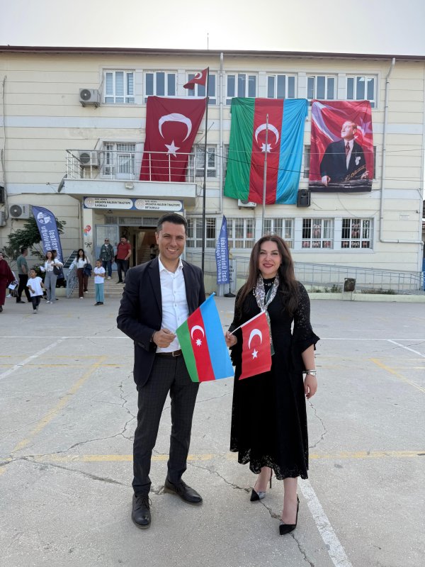 Dünyaca ünlü Azerbaycanlı sanatçı Turan Manafzade, konser vermek üzere geldiği Hatay’da bir dizi anlamlı ziyaret gerçekleştirdi. 