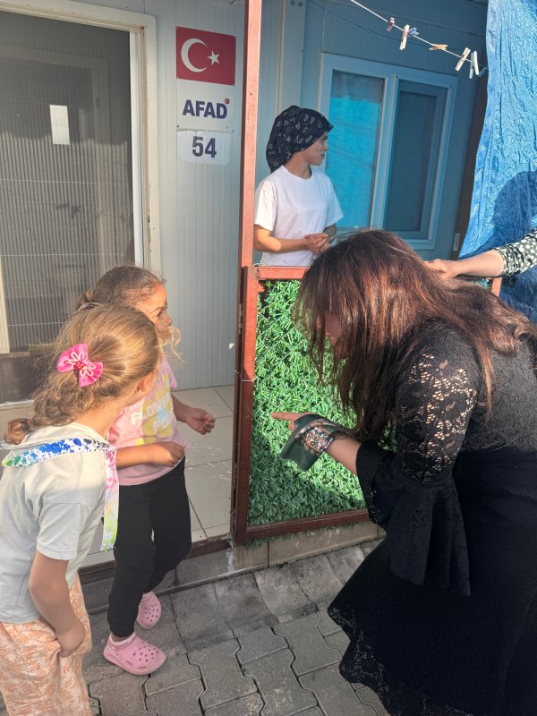 Dünyaca ünlü Azerbaycanlı sanatçı Turan Manafzade, konser vermek üzere geldiği Hatay’da bir dizi anlamlı ziyaret gerçekleştirdi. 