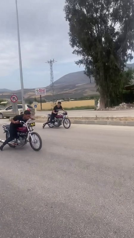 Yolu kapatarak ölümüne yarışan sürücülere 96 bin TL ceza