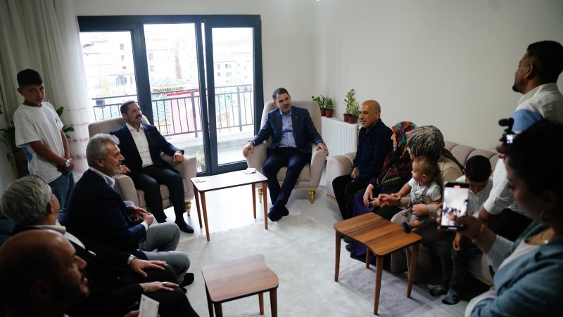 Bakan Kurum: "Tüm vatandaşlarımız evlerine kavuşana kadar çalışacağız"