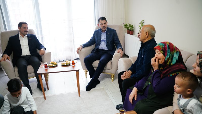 Bakan Kurum: "Tüm vatandaşlarımız evlerine kavuşana kadar çalışacağız"