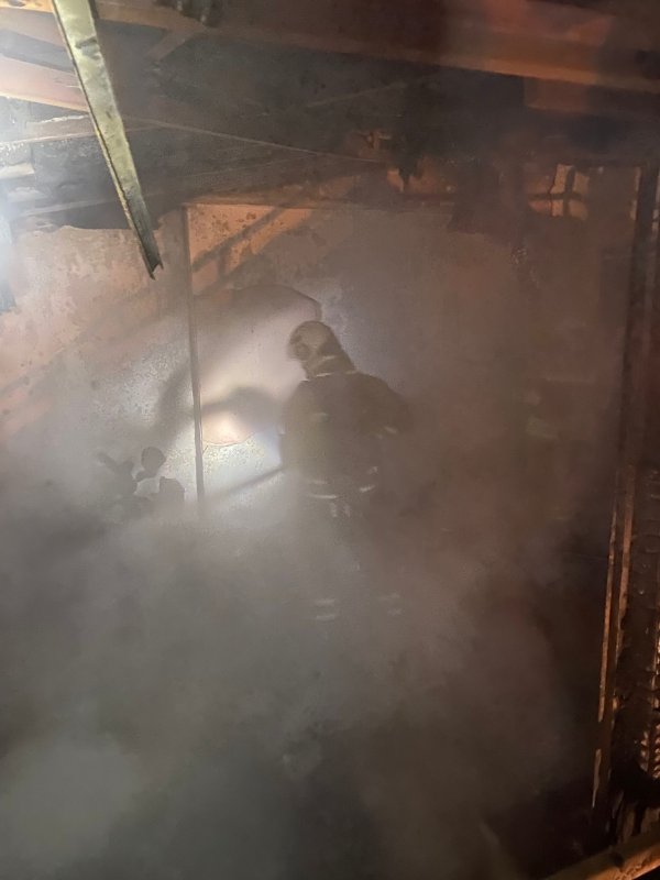 Apartman dairesi alevlere teslim oldu