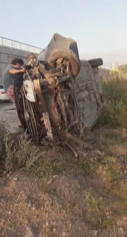 Hatay'da Takla Atan Araçta 4 Yaralı