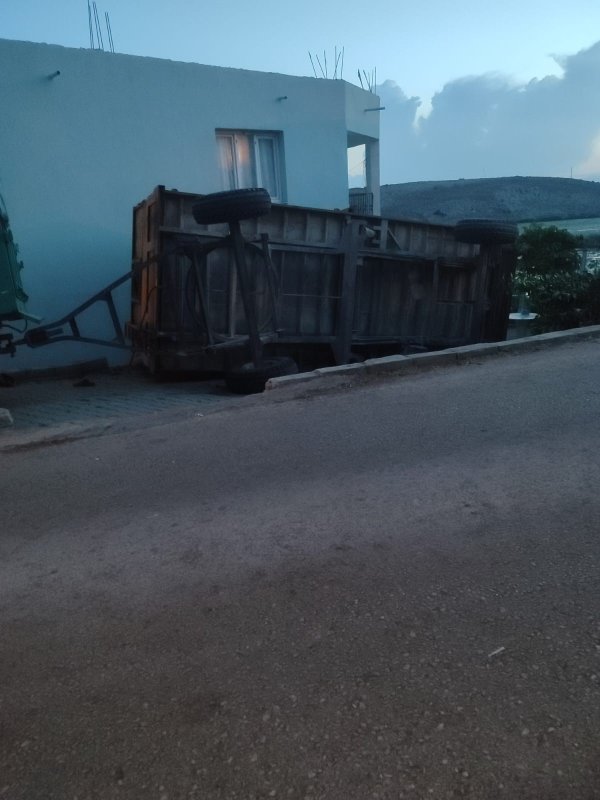 Saman yüklü römorkun altında kalan 1 kişi öldü