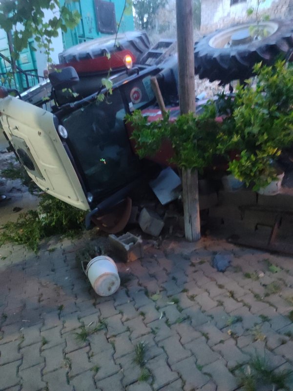 Saman yüklü römorkun altında kalan 1 kişi öldü