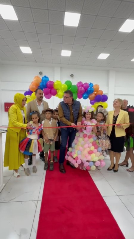 İskenderunda öğrencilerin geri dönüşüm defilesi beğeni topladı