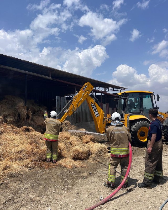 Antakyada samanlık yangını