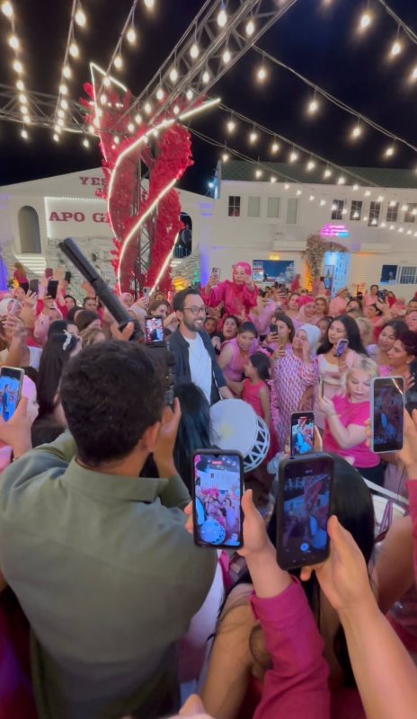 APO GENCER HER EVDEN BİR BARBİE TOPLAYIP PARTİ YAPTI