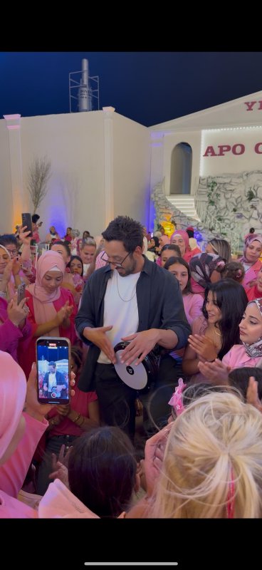 APO GENCER HER EVDEN BİR BARBİE TOPLAYIP PARTİ YAPTI