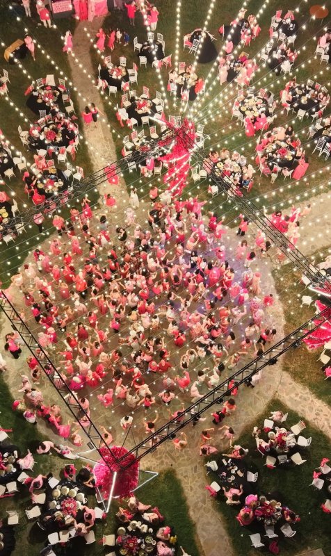 APO GENCER HER EVDEN BİR BARBİE TOPLAYIP PARTİ YAPTI