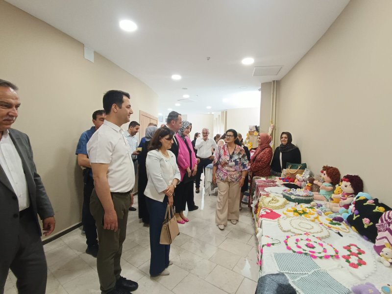 ERZİN HEM’DE EL EMEĞİ ÜRÜNLER SERGİLENDİ 