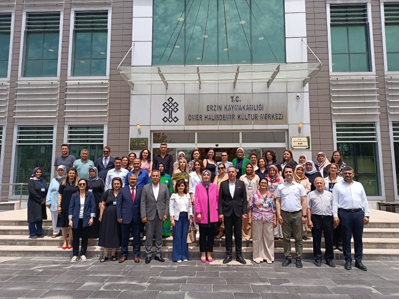 ERZİN HEM’DE EL EMEĞİ ÜRÜNLER SERGİLENDİ