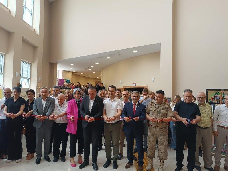 ERZİN HEM’DE EL EMEĞİ ÜRÜNLER SERGİLENDİ 