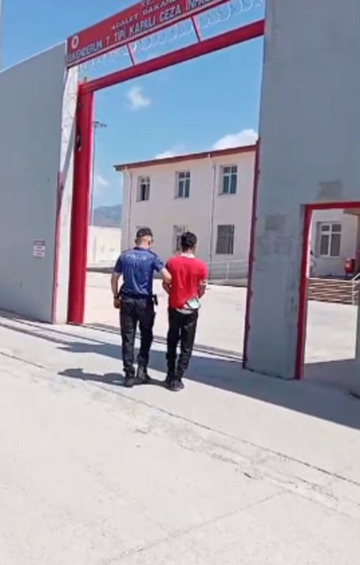 Hatayda dolmuşta taciz şüphelisi tutuklandı