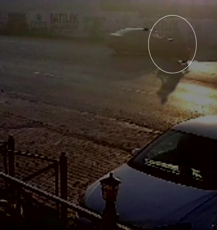 Otomobile ok gibi saplanan motosikletteki 1 kişi öldü, 1 kişi yaralandı