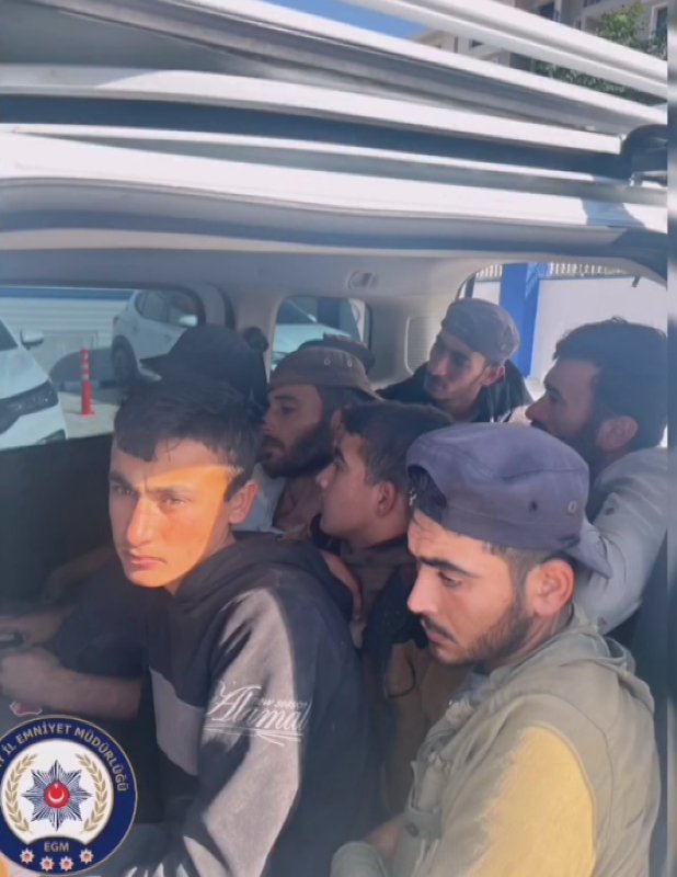 8 göçmeni kaçırmak için aldığı 85 bin TL parayla birlikte yakalandı