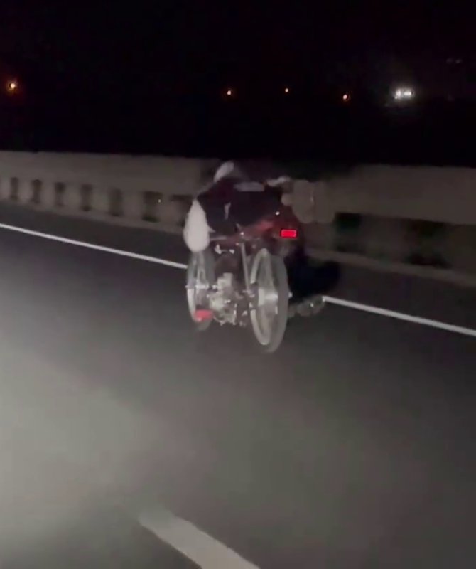 Ölüme meydan okuduğu anlarla sosyal medyada şov yapan sürücü yakayı ele verdi