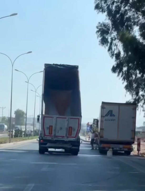 Damperi açık unutan kamyon şoförü yürekleri ağza getirdi