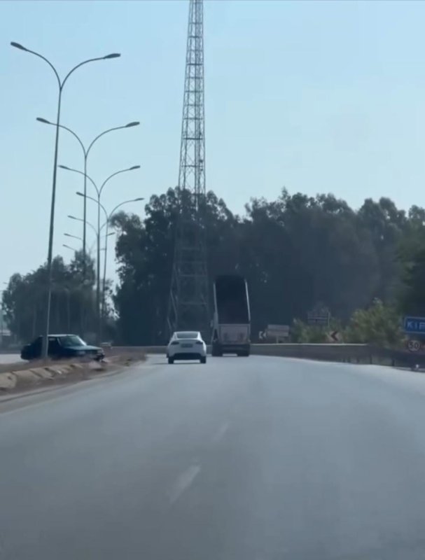 Damperi açık unutan kamyon şoförü yürekleri ağza getirdi